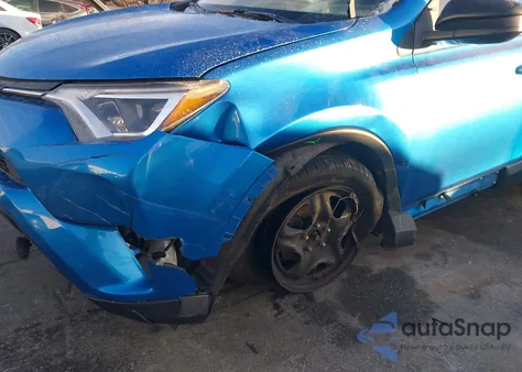 2018 Toyota Rav4 Le z USA, uszkodzony, nr VIN JTMBFREV9JJ745454